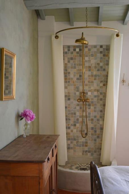 La Loge Familiale: 110M2, Place Rose Goudard, Ac LʼIsle-sur-la-Sorgue Exterior foto