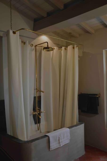 La Loge Familiale: 110M2, Place Rose Goudard, Ac LʼIsle-sur-la-Sorgue Exterior foto