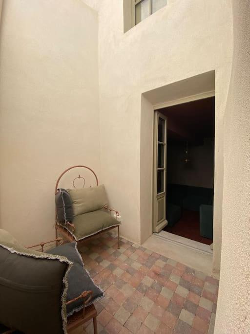 La Loge Familiale: 110M2, Place Rose Goudard, Ac LʼIsle-sur-la-Sorgue Exterior foto