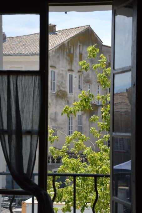 La Loge Familiale: 110M2, Place Rose Goudard, Ac LʼIsle-sur-la-Sorgue Exterior foto